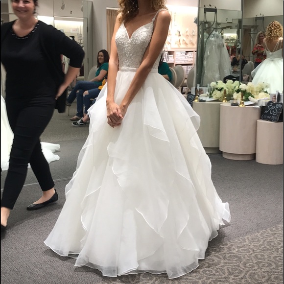 Wedding Gown - Picture 9 of 13